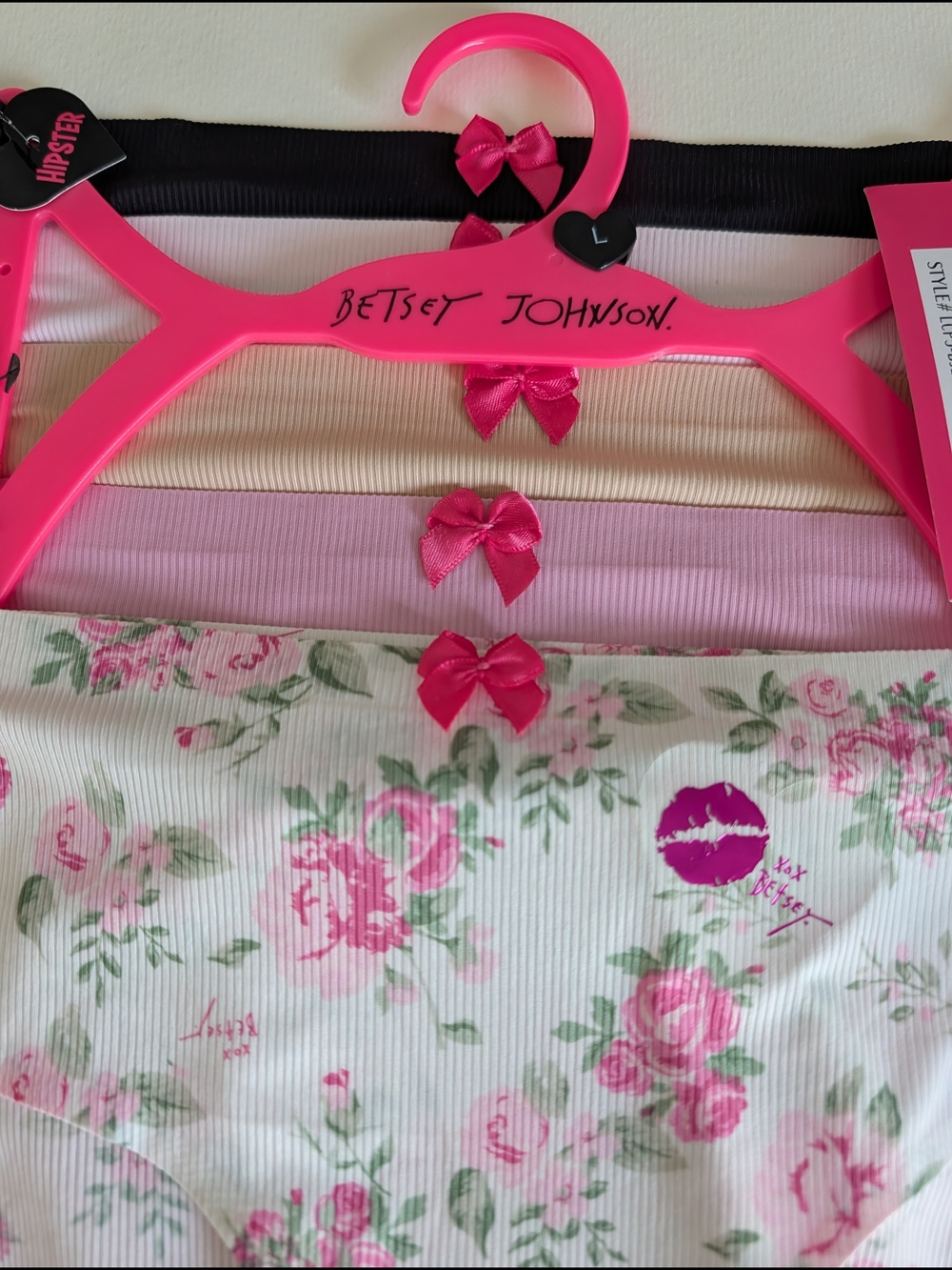 🔥Betsey Johnson 5-Pack Panty Set Size L 💕 Cute & Flirty Intimates
